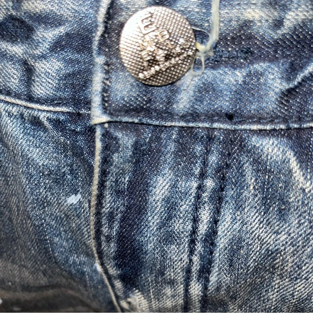Embellish NYC Bob Distressed Blue Jeans with Paint Splatter Size 28 28x33 NWT